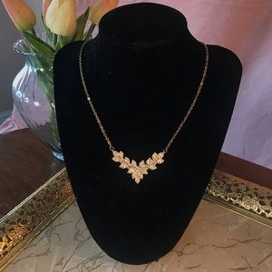 Vintage AVON Zircon Necklace 🤍✨